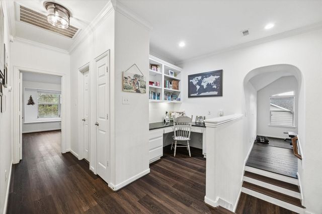 26 S Pinto Point Circle, The Woodlands, TX 77389