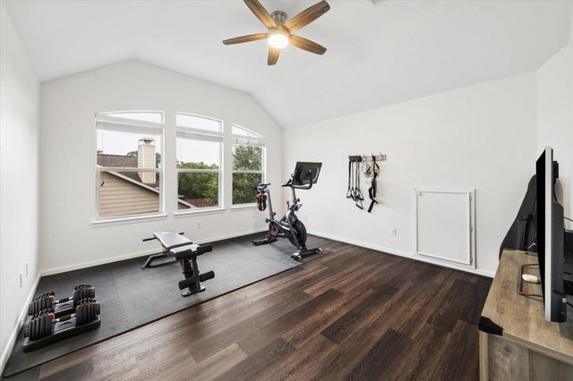 26 S Pinto Point Circle, The Woodlands, TX 77389
