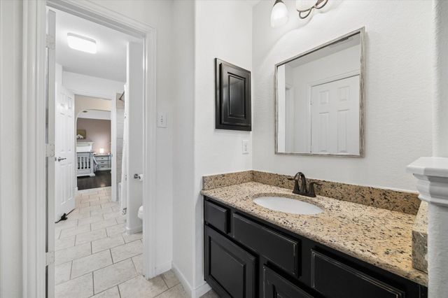 26 S Pinto Point Circle, The Woodlands, TX 77389