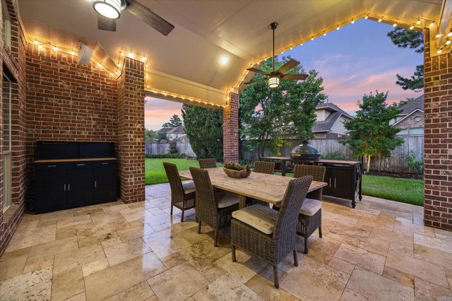 26 S Pinto Point Circle, The Woodlands, TX 77389