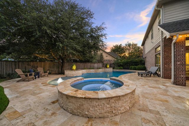 26 S Pinto Point Circle, The Woodlands, TX 77389