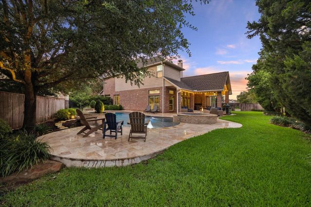 26 S Pinto Point Circle, The Woodlands, TX 77389