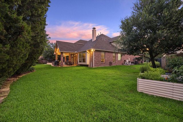 26 S Pinto Point Circle, The Woodlands, TX 77389