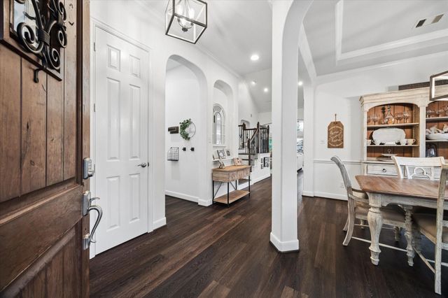 26 S Pinto Point Circle, The Woodlands, TX 77389