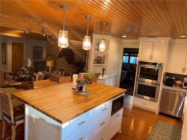 410 Miramar Pl, Corpus Christi, TX 78411