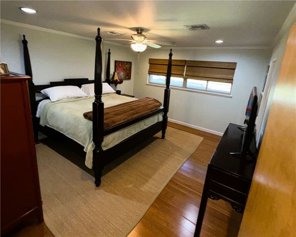 410 Miramar Pl, Corpus Christi, TX 78411