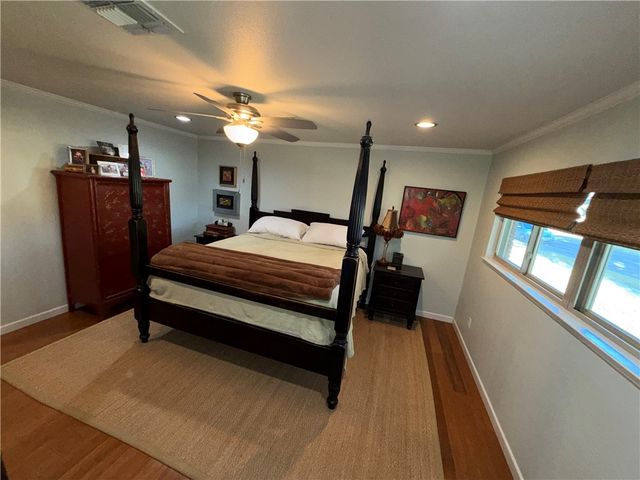 410 Miramar Pl, Corpus Christi, TX 78411