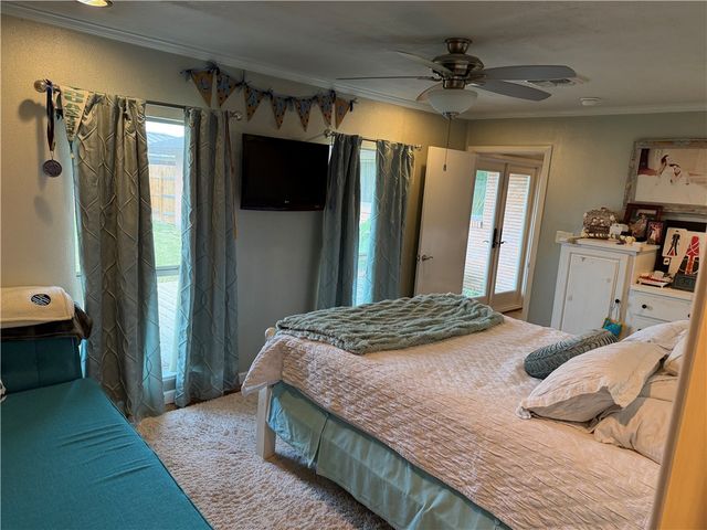 410 Miramar Pl, Corpus Christi, TX 78411