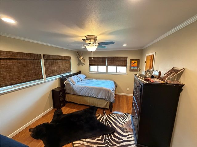 410 Miramar Pl, Corpus Christi, TX 78411