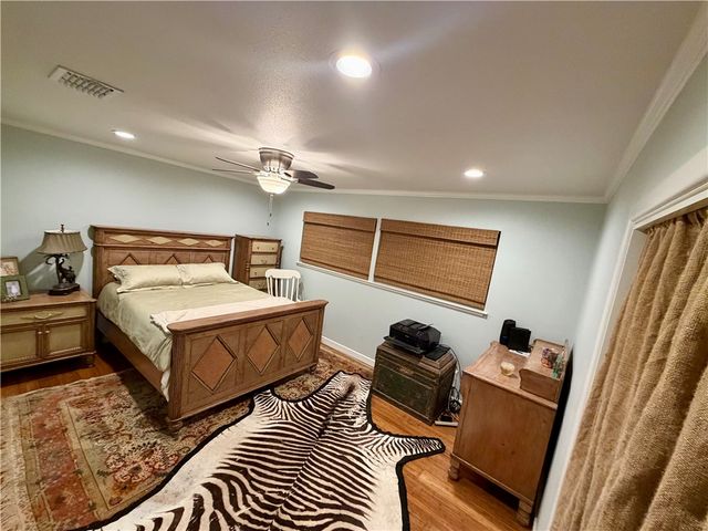 410 Miramar Pl, Corpus Christi, TX 78411