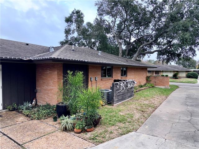 410 Miramar Pl, Corpus Christi, TX 78411