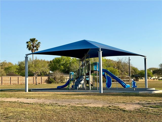 410 Miramar Pl, Corpus Christi, TX 78411