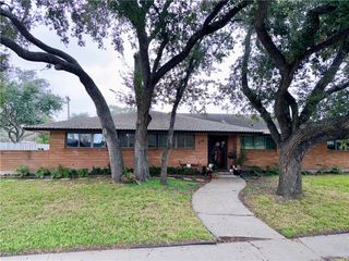 410 Miramar Pl, Corpus Christi, TX 78411