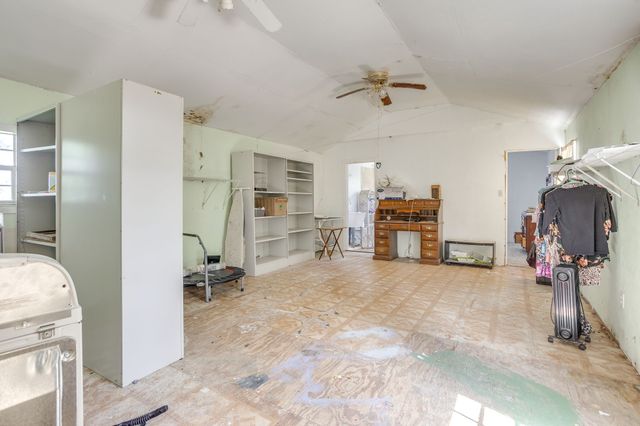 548 Hill County Road 4149, Grandview, TX 76050