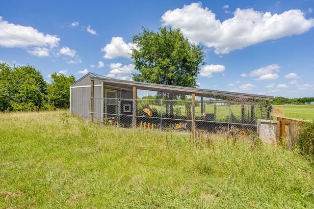 548 Hill County Road 4149, Grandview, TX 76050