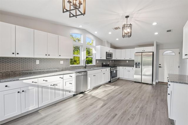 13445 TAFT STREET, Brooksville, FL 34613