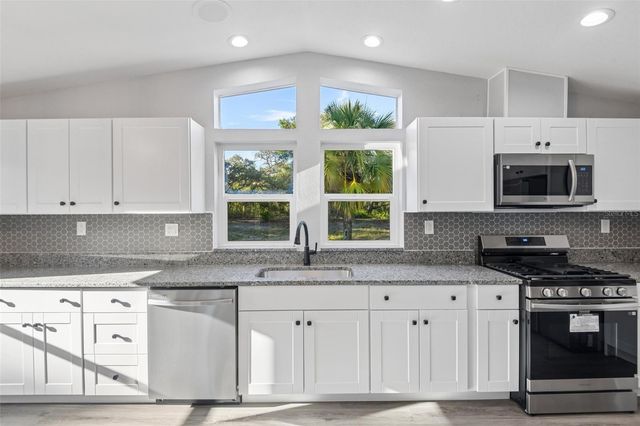 13445 TAFT STREET, Brooksville, FL 34613