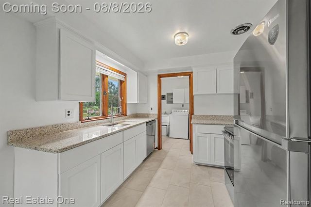 51341 Neumaier Drive, Utica, MI 48316