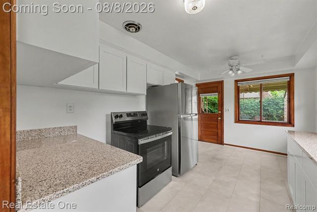 51341 Neumaier Drive, Utica, MI 48316