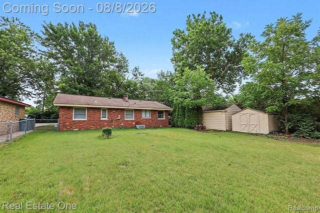 51341 Neumaier Drive, Utica, MI 48316