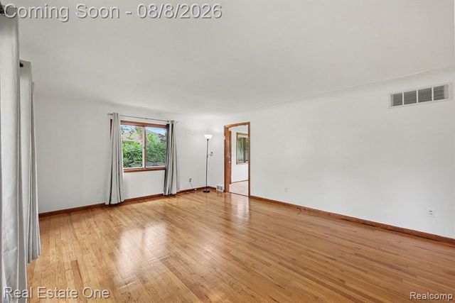 51341 Neumaier Drive, Utica, MI 48316