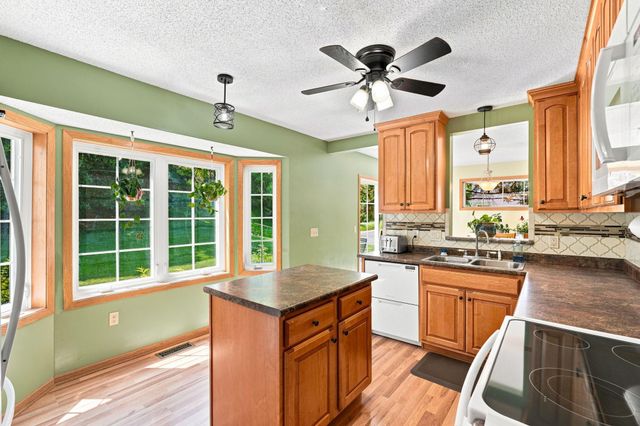15337 Greenhaven Lane 101, Burnsville, MN 55306