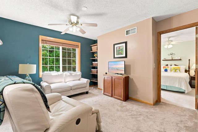 15337 Greenhaven Lane 101, Burnsville, MN 55306