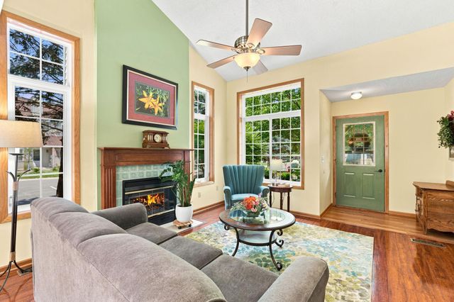 15337 Greenhaven Lane 101, Burnsville, MN 55306