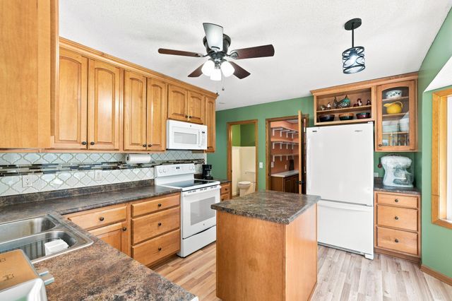 15337 Greenhaven Lane 101, Burnsville, MN 55306