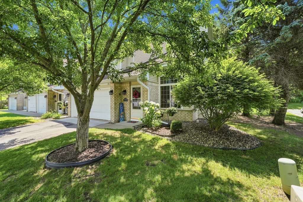 15337 Greenhaven Lane 101, Burnsville, MN 55306
