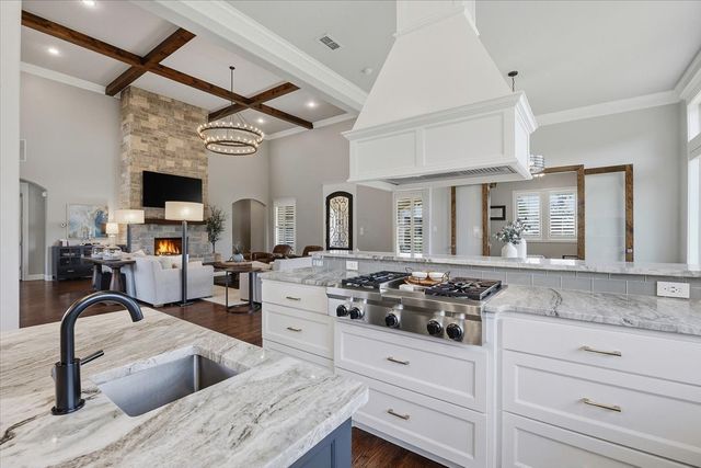 167 Crooked Creek Lane, Aledo, TX 76008