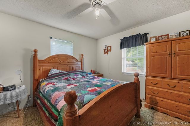 715 N Division Street, Coweta, OK 74429