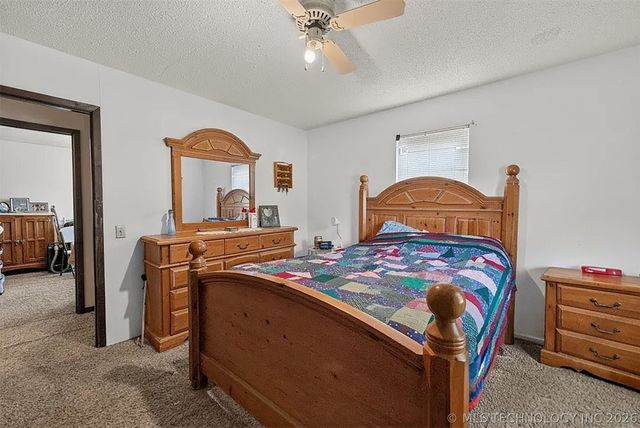 715 N Division Street, Coweta, OK 74429