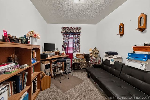 715 N Division Street, Coweta, OK 74429