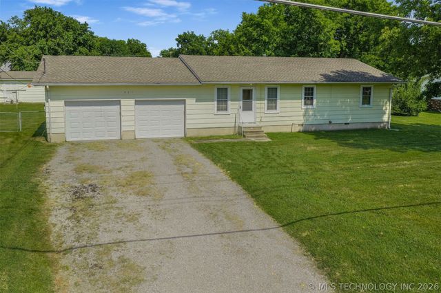 715 N Division Street, Coweta, OK 74429