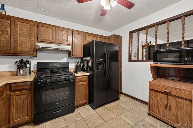 715 N Division Street, Coweta, OK 74429