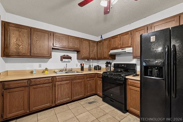 715 N Division Street, Coweta, OK 74429