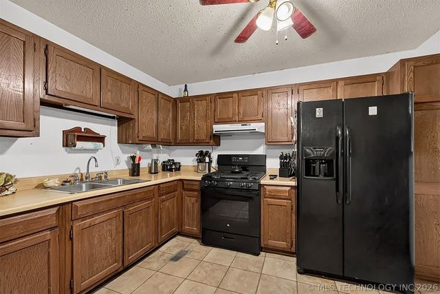 715 N Division Street, Coweta, OK 74429
