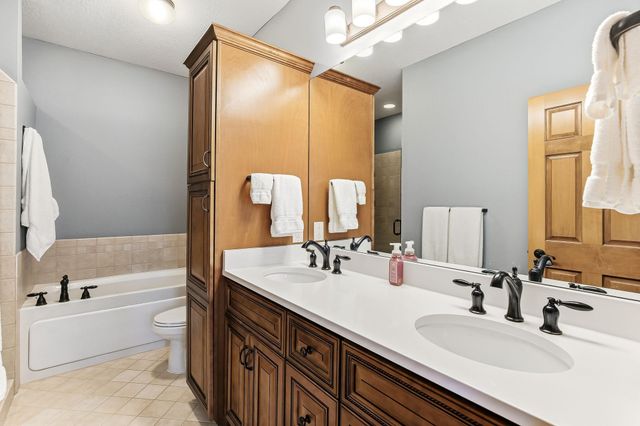 5129 Wild Marsh Drive, White Bear Lake, MN 55110