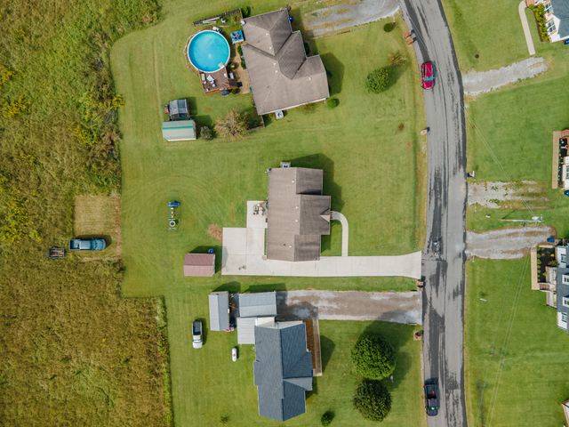 300 Daytona Dr, Cornersville, TN 37047