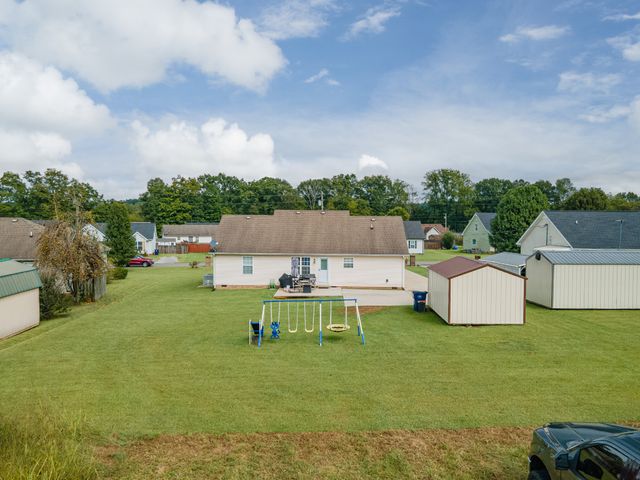 300 Daytona Dr, Cornersville, TN 37047