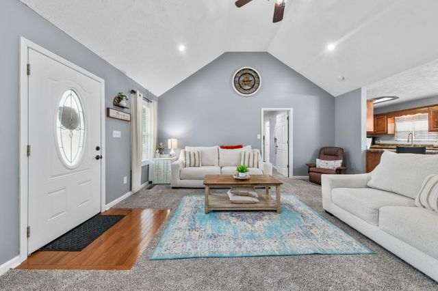 300 Daytona Dr, Cornersville, TN 37047