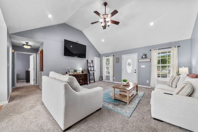 300 Daytona Dr, Cornersville, TN 37047