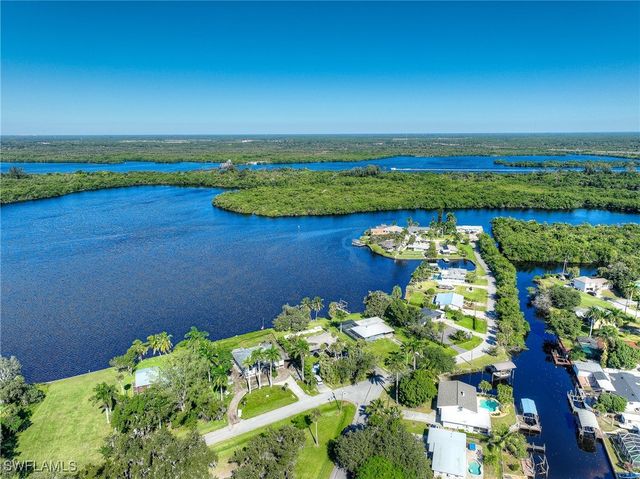 4867 E Riverside DR, Fort Myers, FL 33905