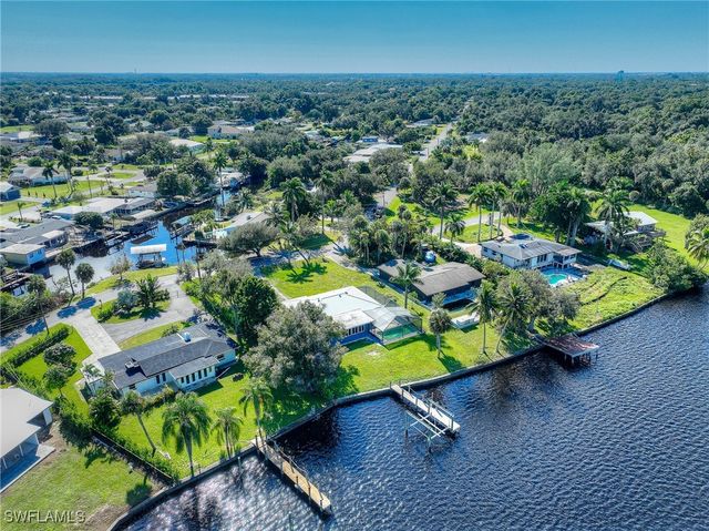 4867 E Riverside DR, Fort Myers, FL 33905