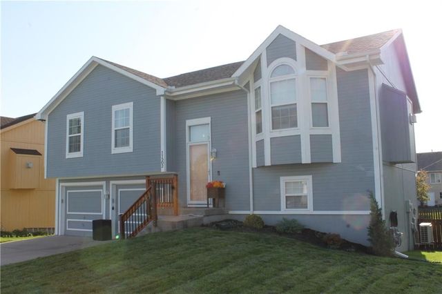 11502 N Laurel Avenue, Kansas City, MO 64157