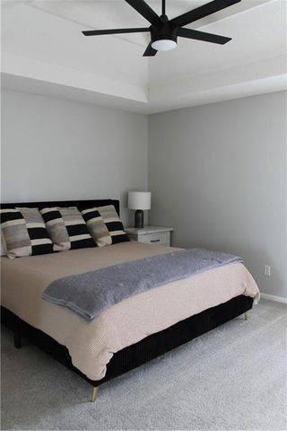 11502 N Laurel Avenue, Kansas City, MO 64157