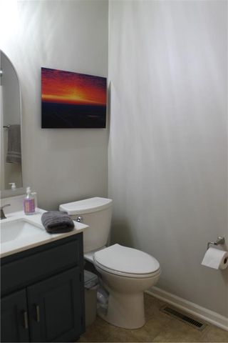 11502 N Laurel Avenue, Kansas City, MO 64157