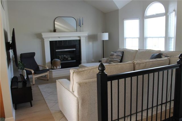 11502 N Laurel Avenue, Kansas City, MO 64157