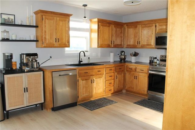 11502 N Laurel Avenue, Kansas City, MO 64157